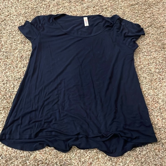 Med Classic tee LuLaRoe - Picture 1 of 2